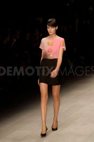1347638636-london-fashion-week-starts-with-antoni--alison-catwalk_1446621.jpg, 17 KB